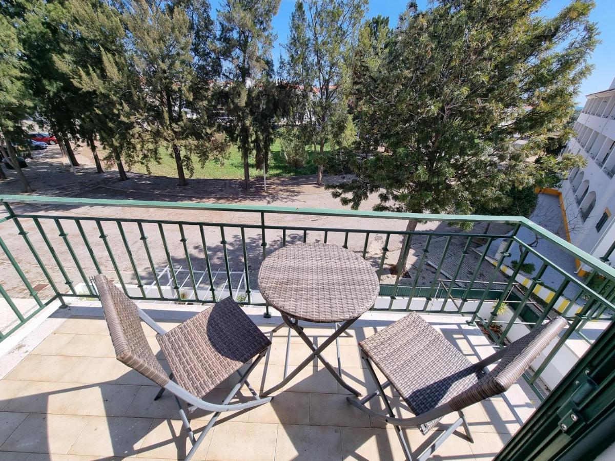 By Homekeys Apartment *